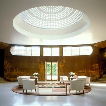 j990112 eltham palace entrance hall